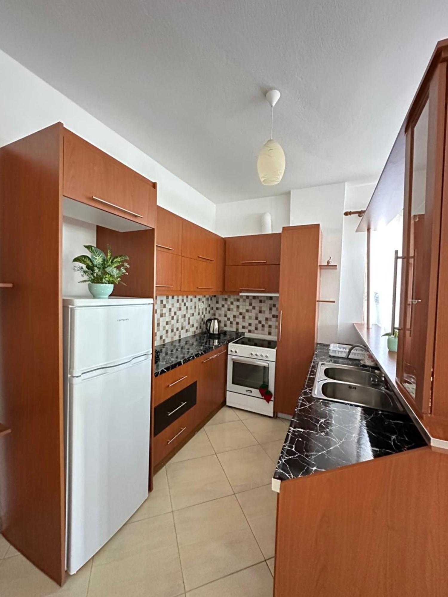 Guesthouse Xhuliano Εξαμίλιο Εξωτερικό φωτογραφία