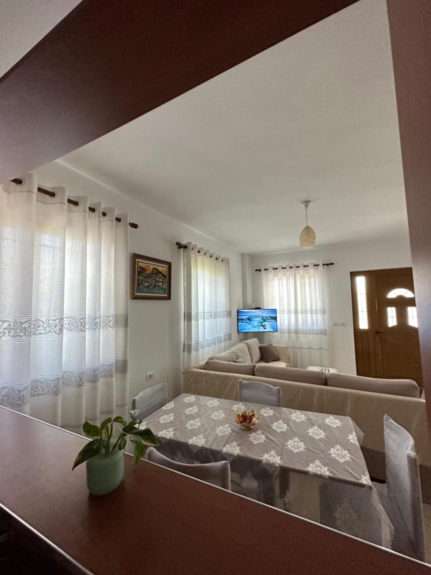 Guesthouse Xhuliano Εξαμίλιο Εξωτερικό φωτογραφία