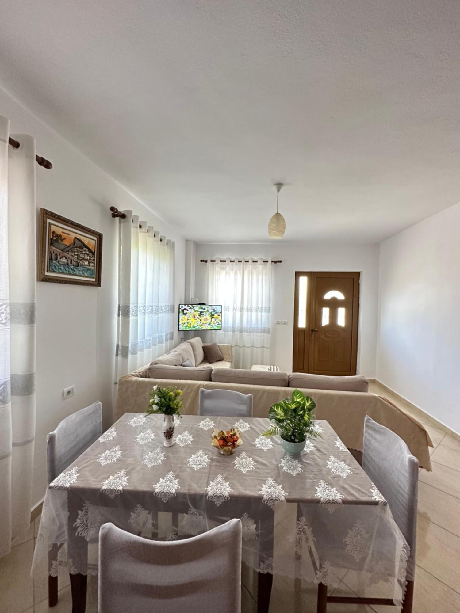 Guesthouse Xhuliano Εξαμίλιο Εξωτερικό φωτογραφία