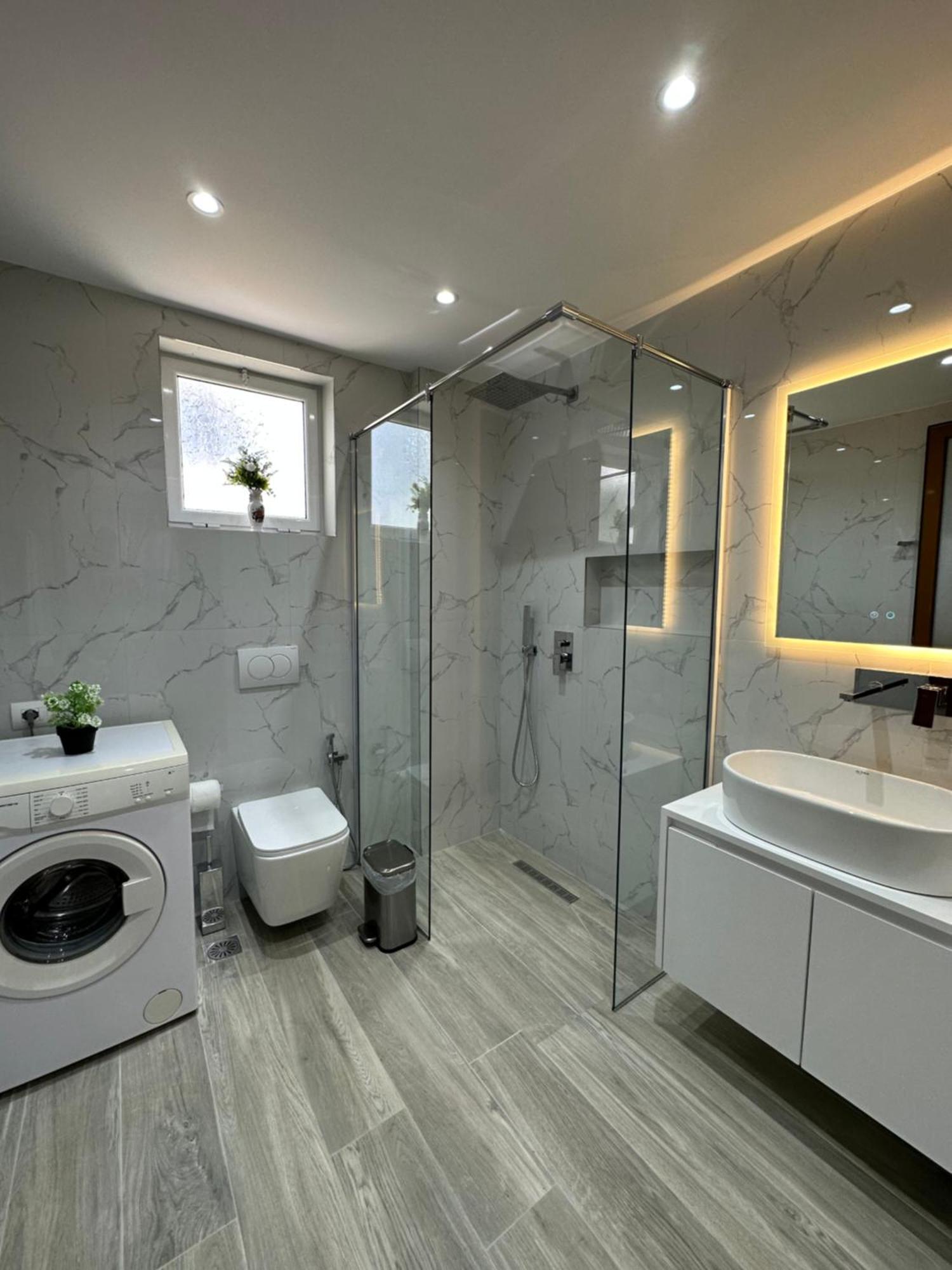Guesthouse Xhuliano Εξαμίλιο Εξωτερικό φωτογραφία