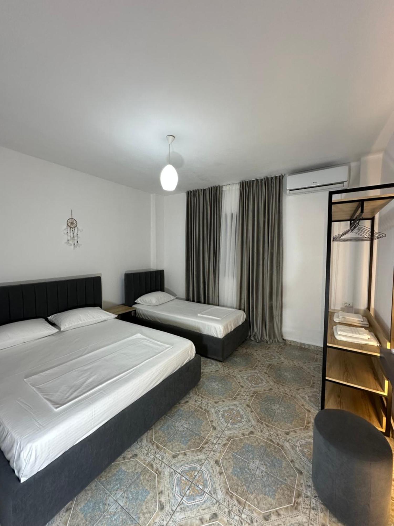 Guesthouse Xhuliano Εξαμίλιο Εξωτερικό φωτογραφία