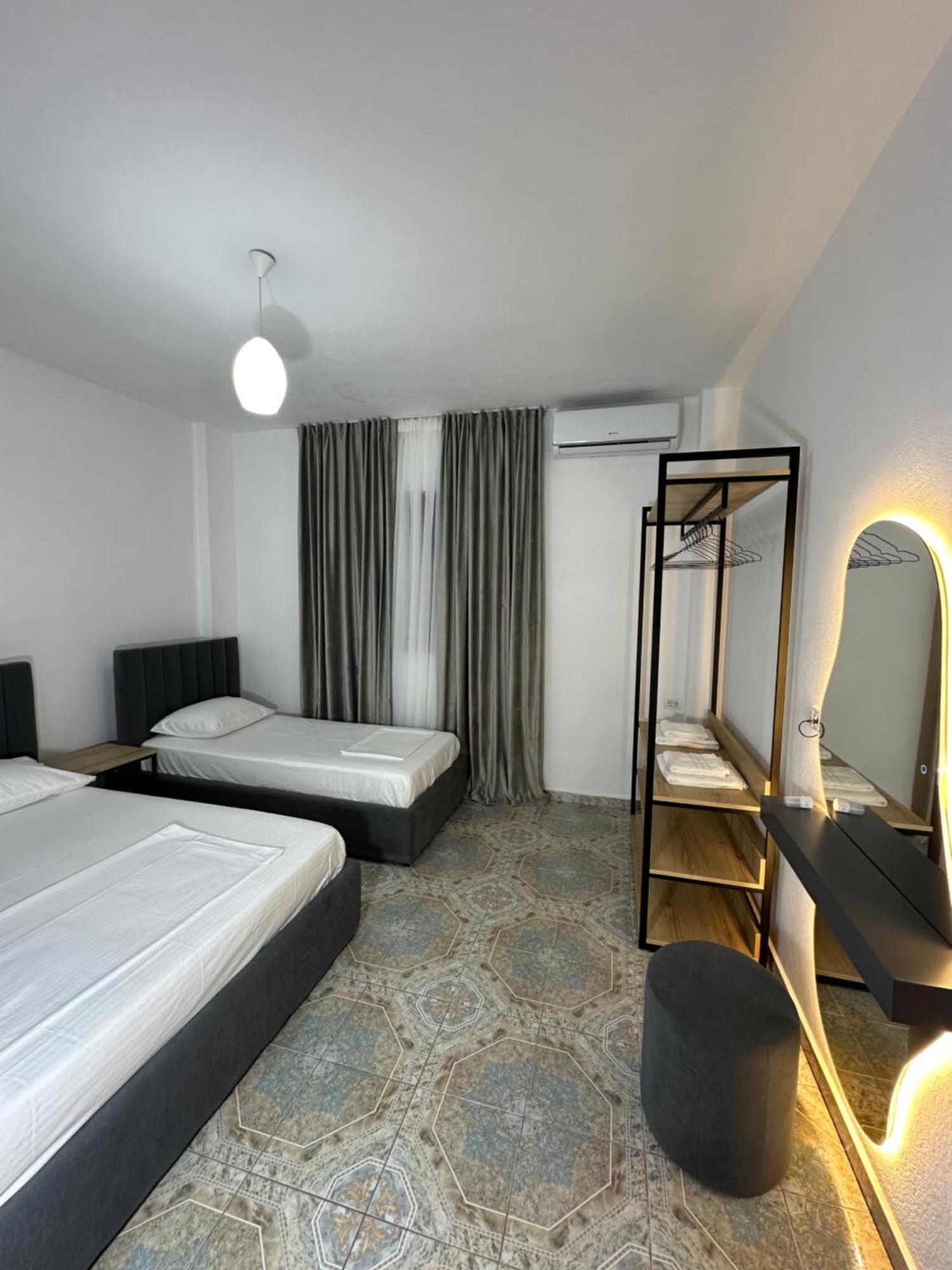 Guesthouse Xhuliano Εξαμίλιο Εξωτερικό φωτογραφία